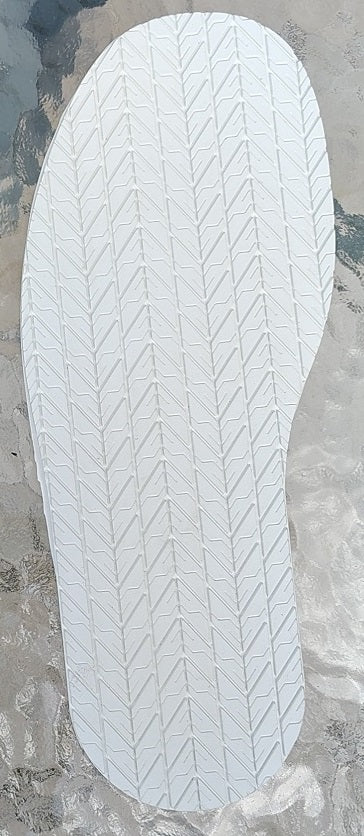 687  Rubber full sole, 4mm, tire design, 33cm x 12.6cm x .4cm white